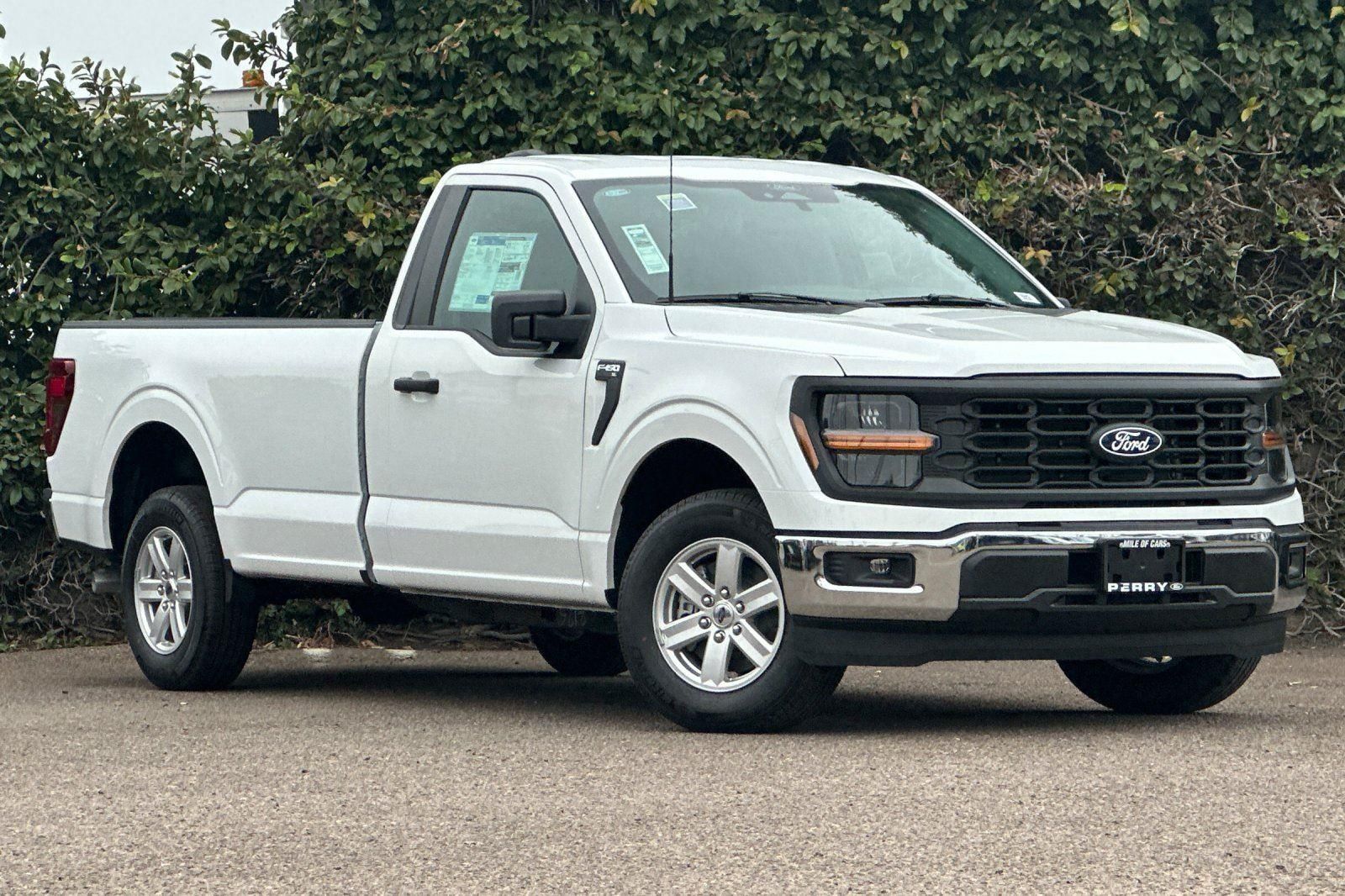 2025 Ford F-150 XL's photo