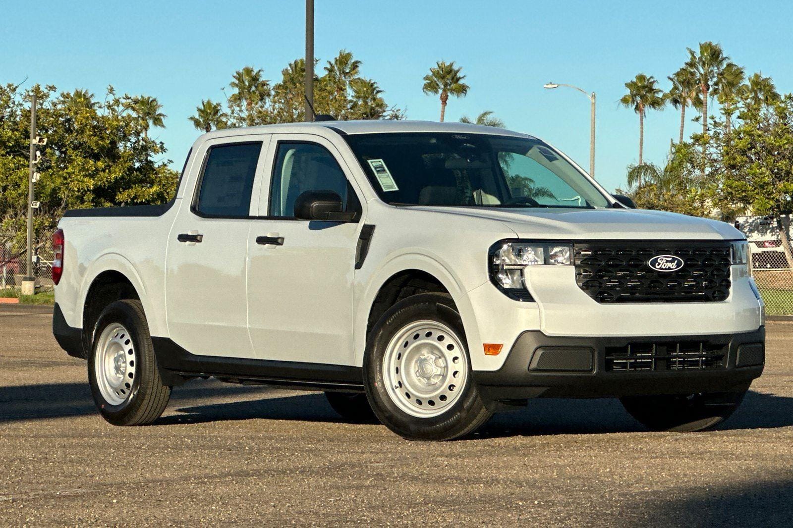 2026 Ford Maverick XL's photo