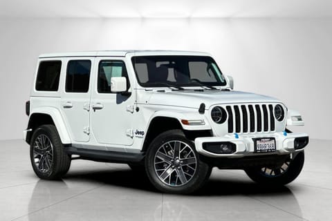 1 imagen de 2022 Jeep Wrangler 4xe Unlimited Sahara High Altitude