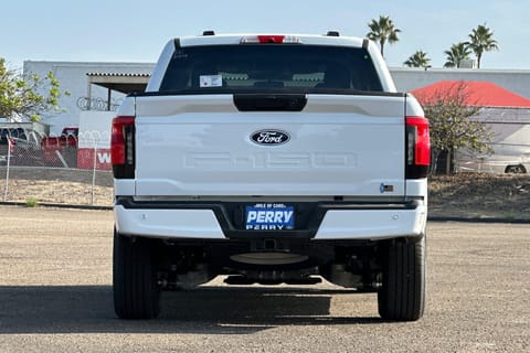 2025 Ford F-150 Lightning Flash