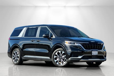 1 image of 2024 Kia Carnival EX