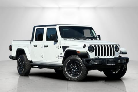 1 image of 2023 JEEP GLADIATOR (3.6L) FREEDOM 4X4