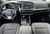 14 thumbnail image of  2018 Toyota Highlander LE