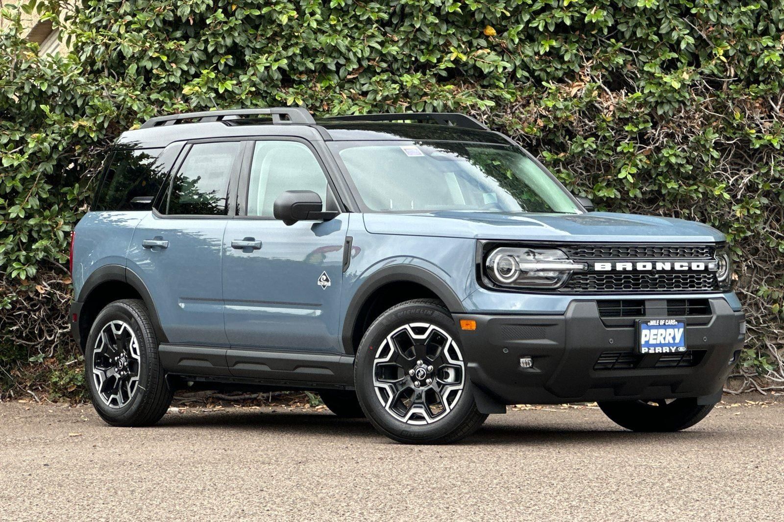 2025 Ford Bronco Sport Outer Banks's photo
