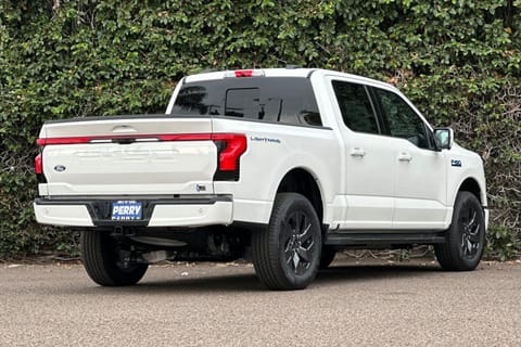 2025 Ford F-150 Lightning LARIAT
