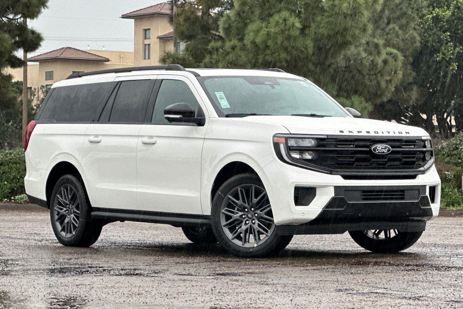 2026 Ford Expedition Platinum's photo