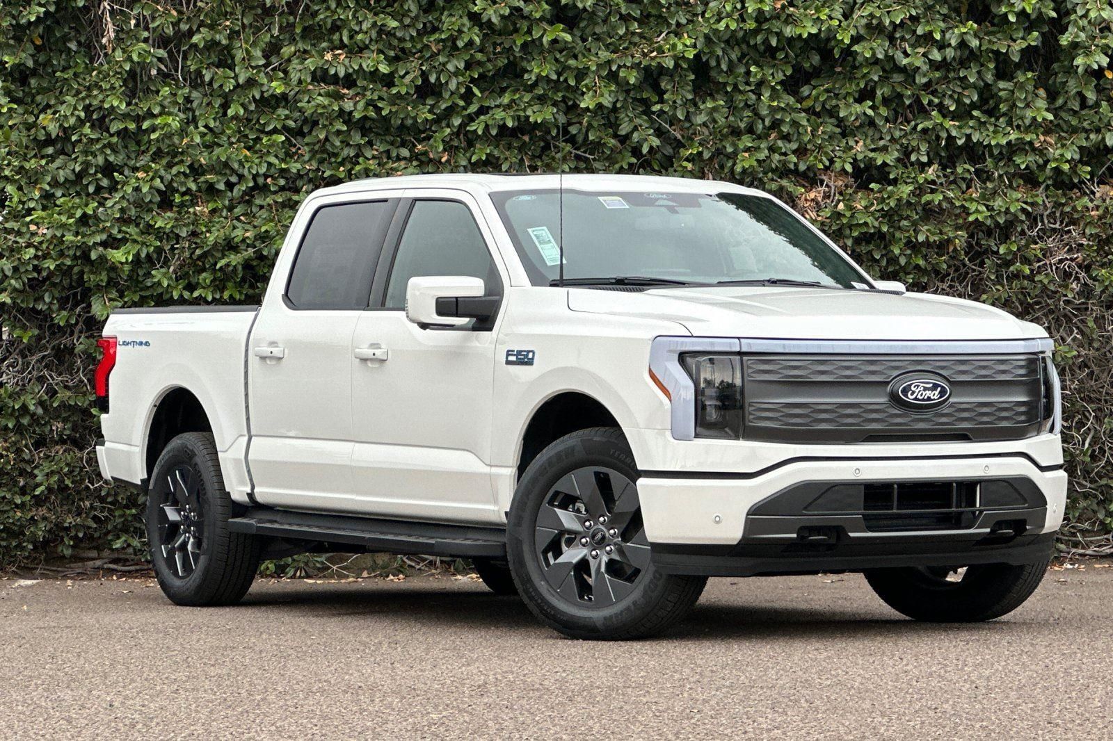 2025 Ford F-150 Lightning Lariat's photo