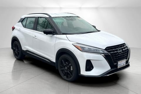 1 imagen de 2023 Nissan Kicks SR