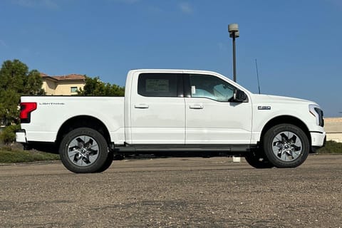 2025 Ford F-150 Lightning Flash