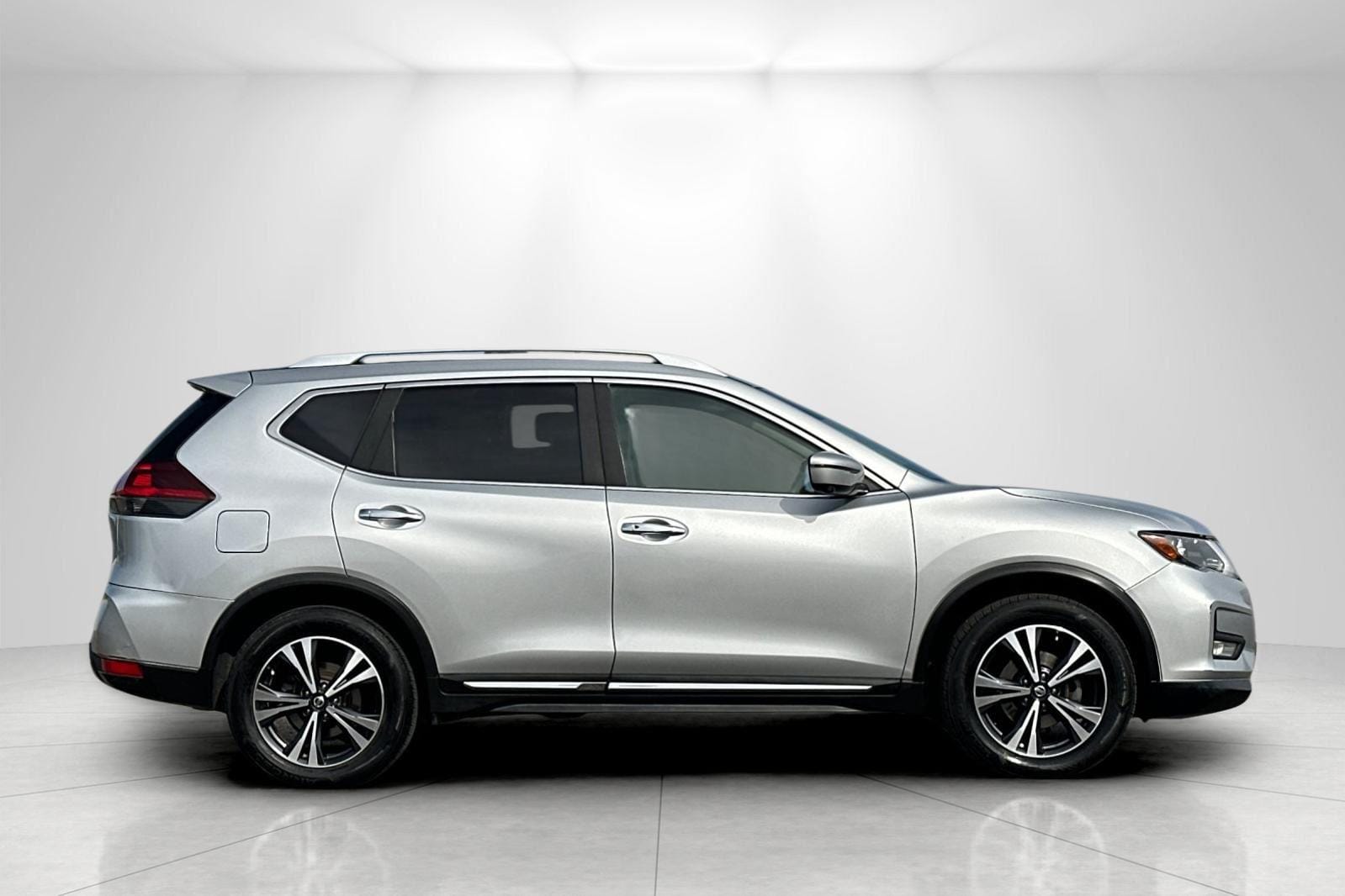 Used 2018 Nissan Rogue SL with VIN JN8AT2MT2JW458010 for sale in National City, CA