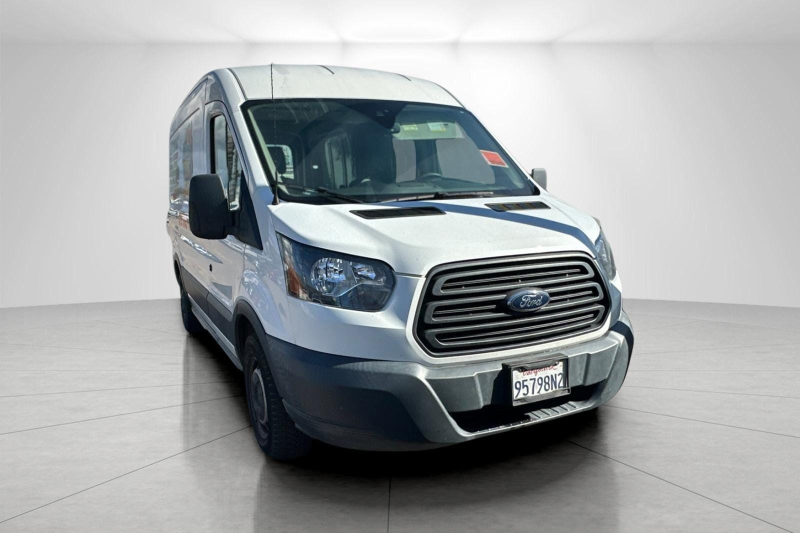 2018 Ford Transit Base's photo
