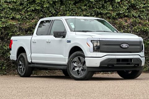 1 imagen de 2025 Ford F-150 Lightning Flash