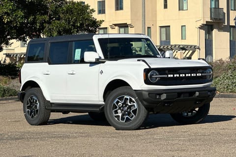 1 imagen de 2025 Ford Bronco Outer Banks