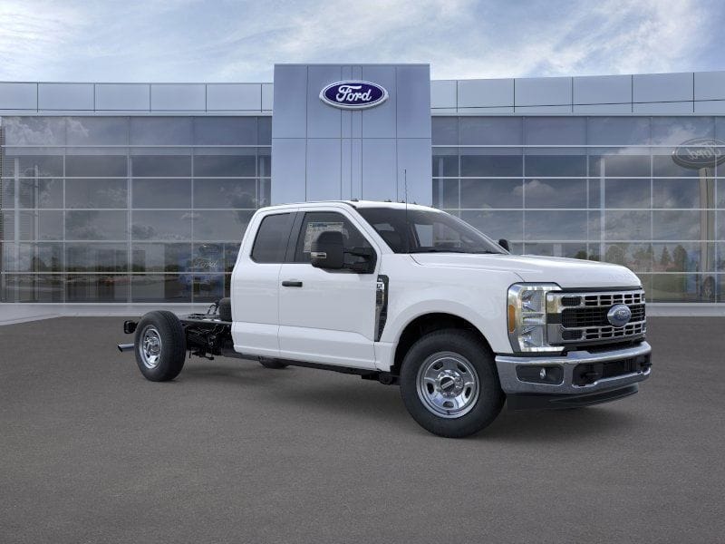2026 Ford F-350 Super Duty Chassis Cab XL's photo