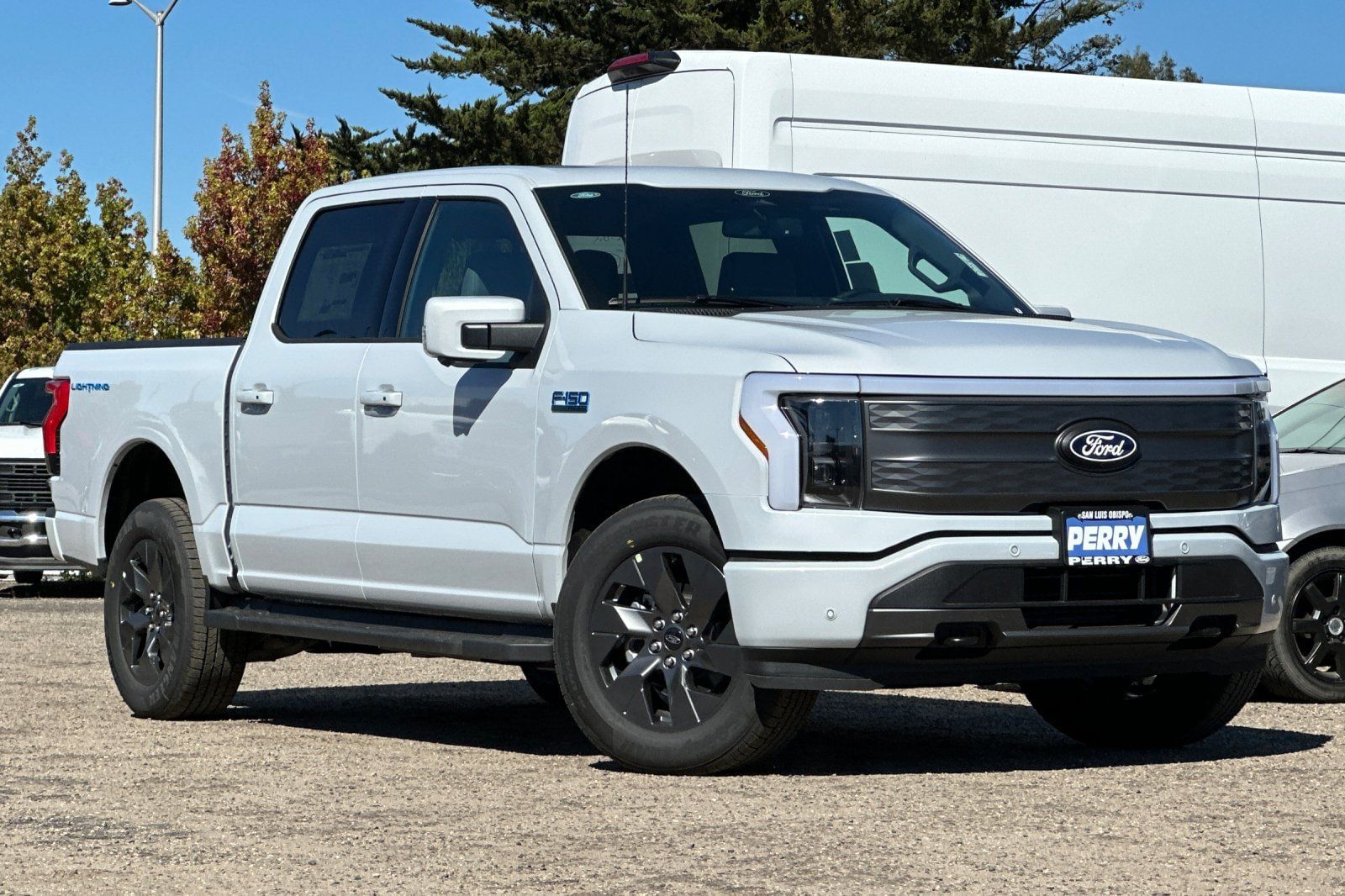 2025 Ford F-150 Lightning Lariat's photo