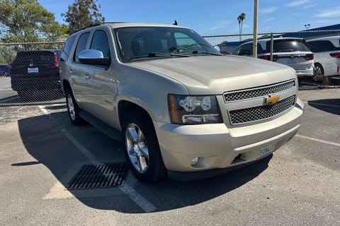 1 image of 2014 Chevrolet Tahoe LS