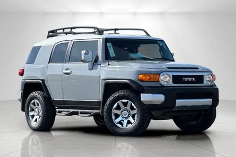 1 image of 2014 Toyota FJ Cruiser Base