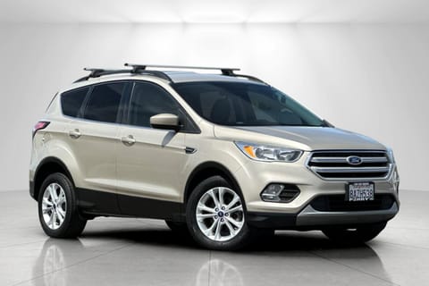 1 image of 2018 Ford Escape SE