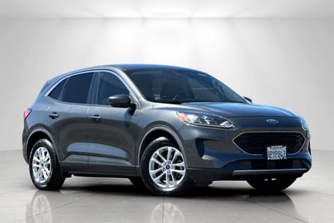1 image of 2020 Ford Escape SE