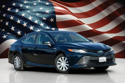 1 imagen de 2020 Toyota Camry Hybrid LE