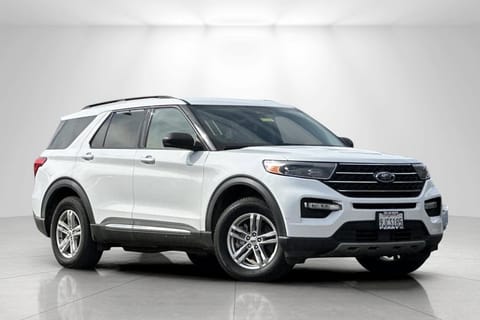 1 image of 2022 Ford Explorer XLT