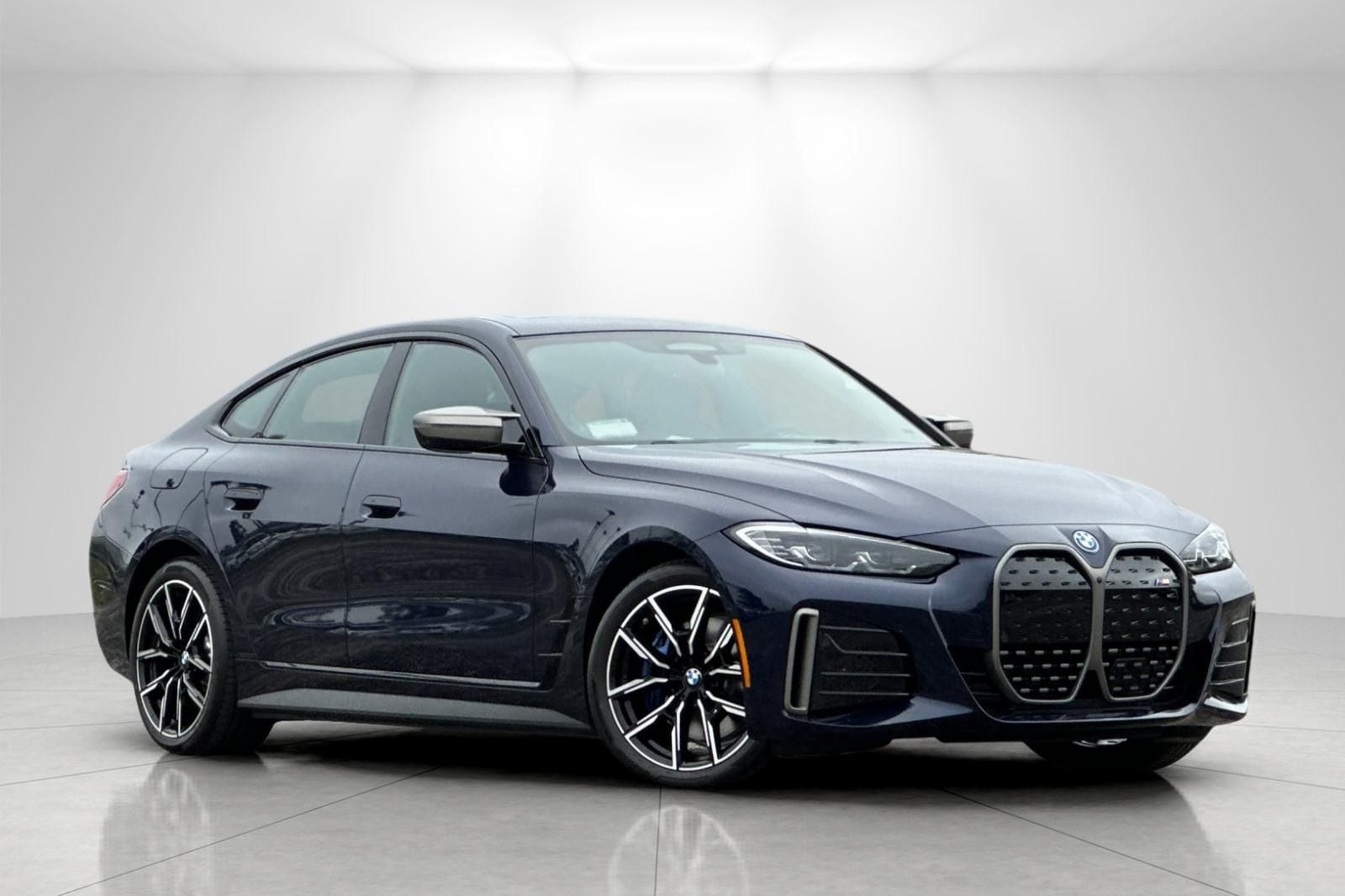 2023 BMW i4 M50's photo