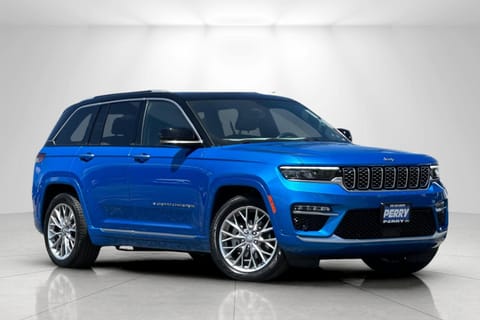 1 image of 2023 Jeep Grand Cherokee Summit