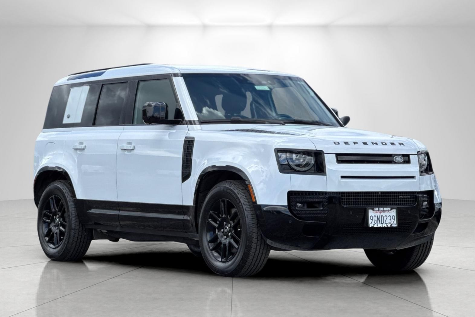 2023 Land Rover Defender X-Dynamic SE's photo