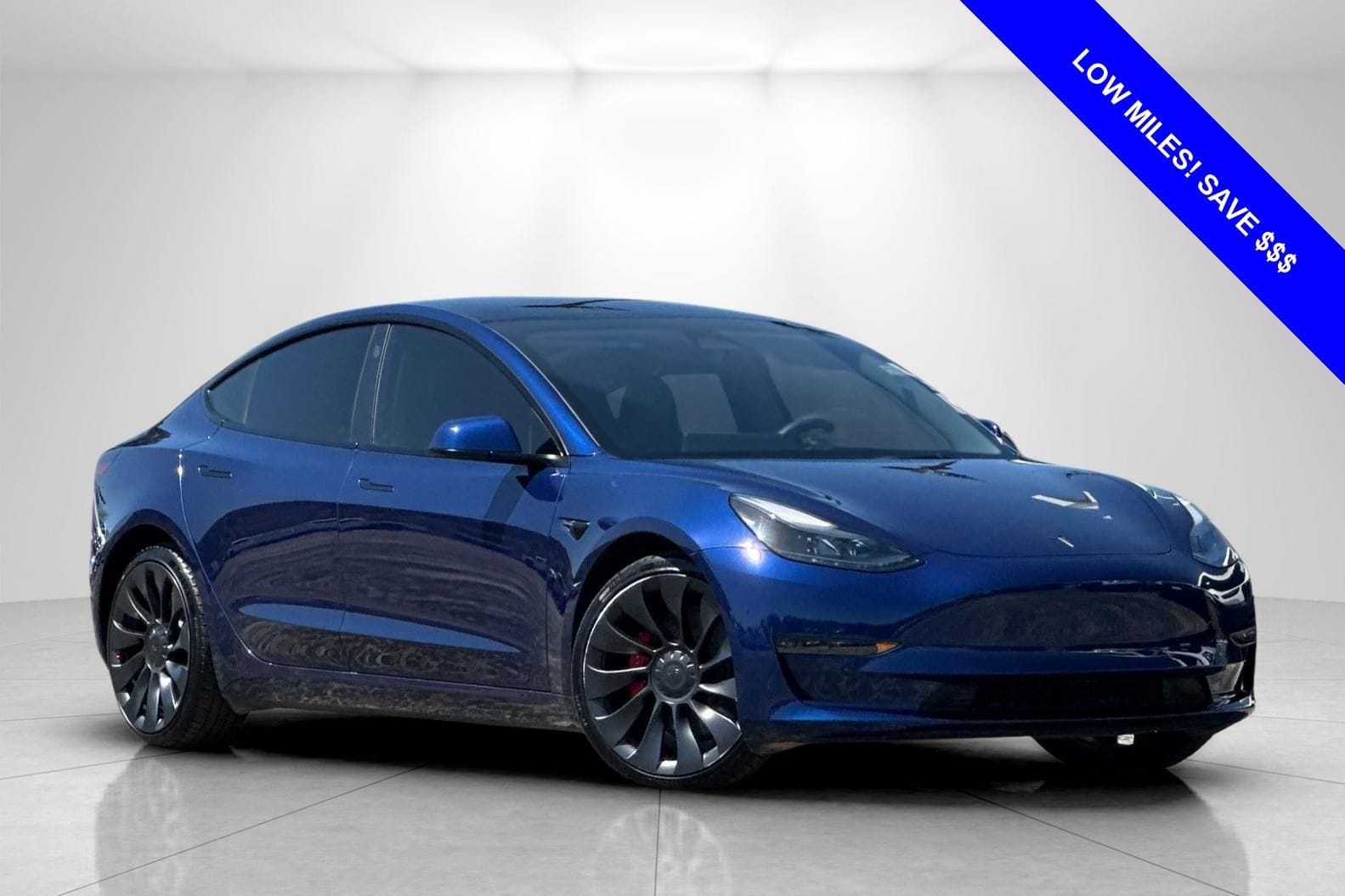 2023 Tesla Model 3 Performance's photo