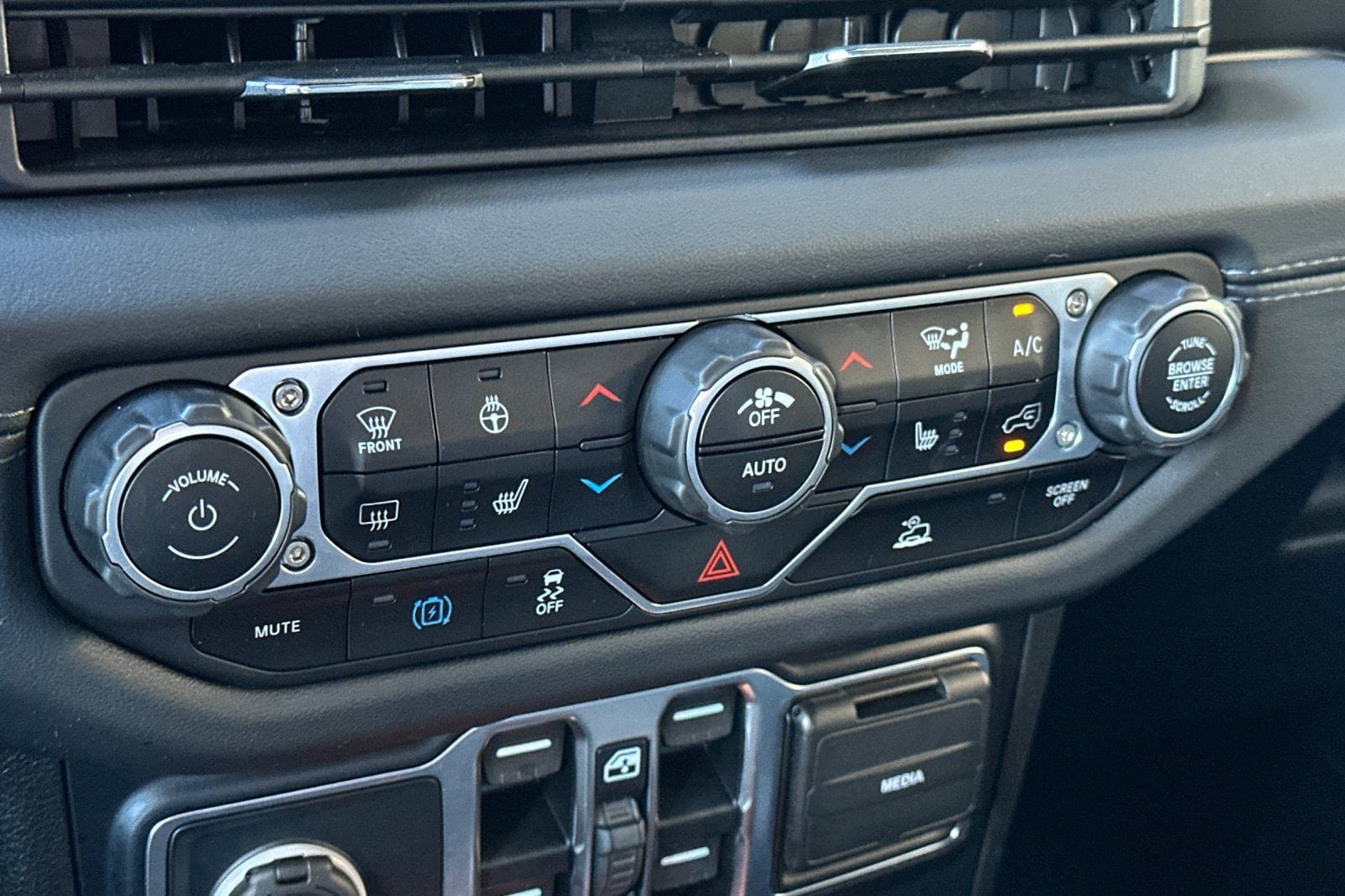 2024 Jeep Wrangler 4xe Sahara 4XE - Photo 22