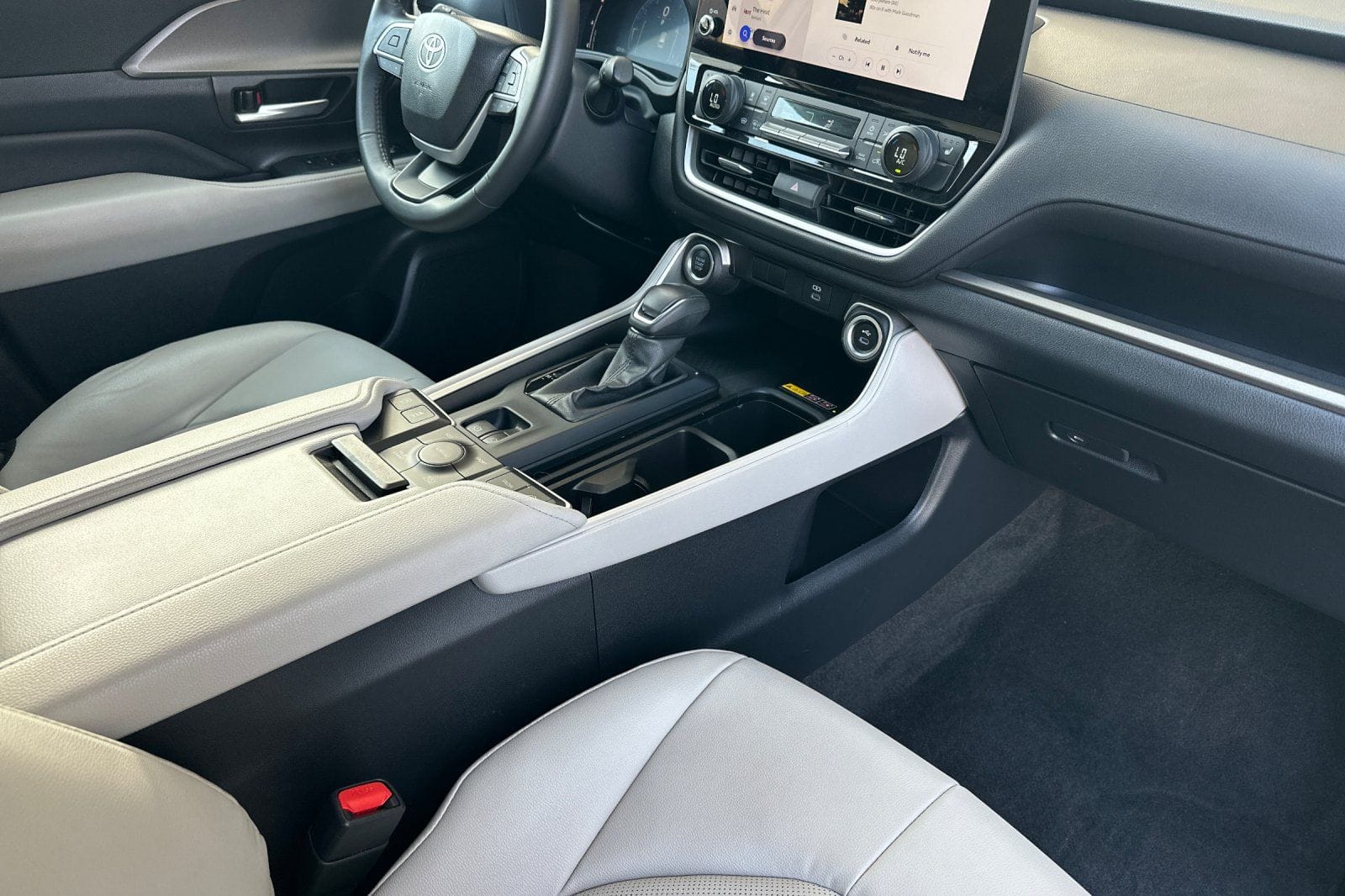 2024 Toyota Grand Highlander XLE - Photo 16