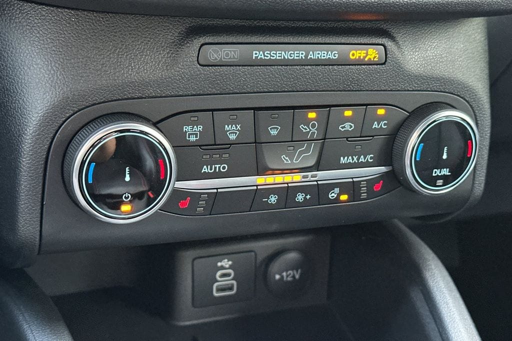 2025 Ford Escape ST-Line Select - Photo 17