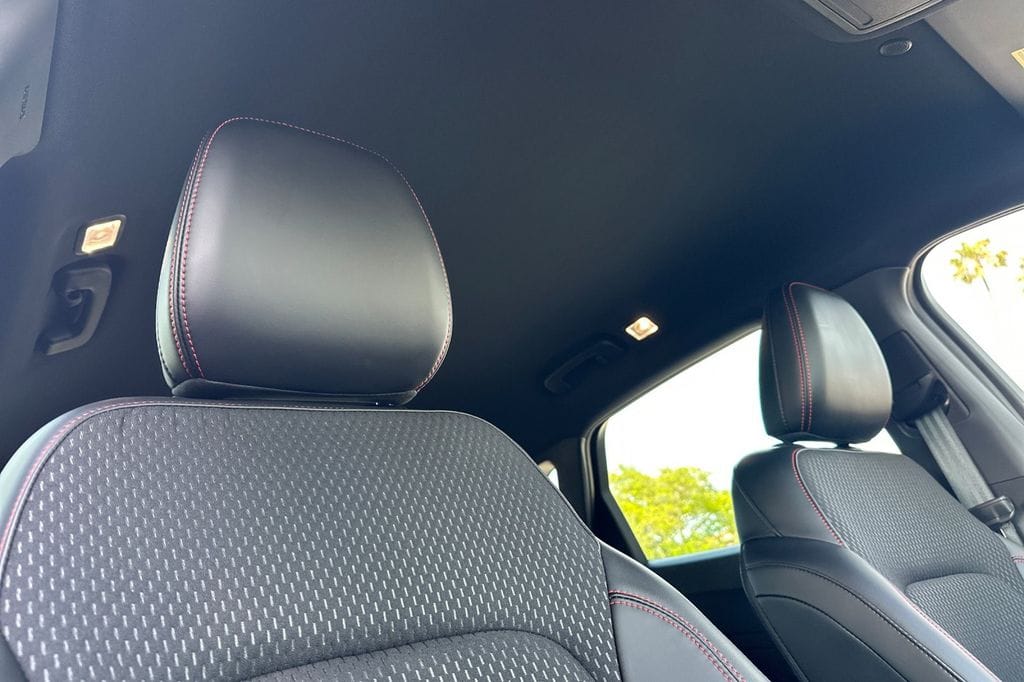 2025 Ford Escape ST-Line Select - Photo 14