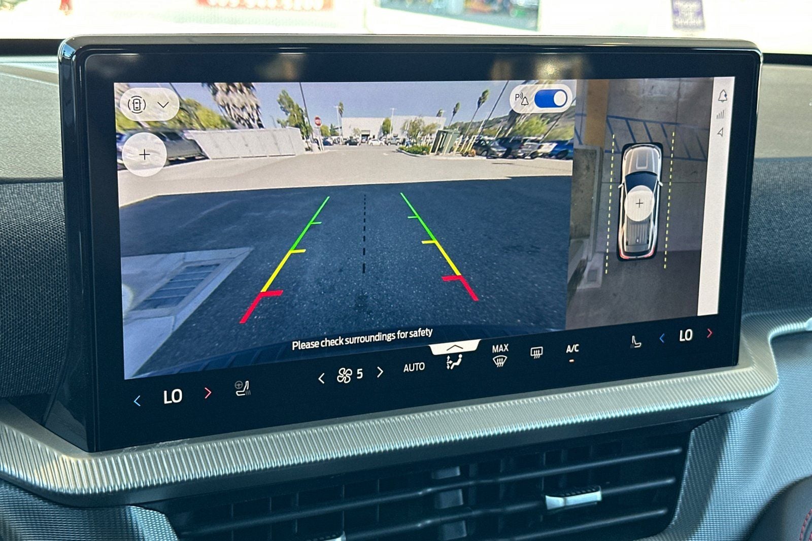 2025 Ford Explorer ST-Line - Photo 20