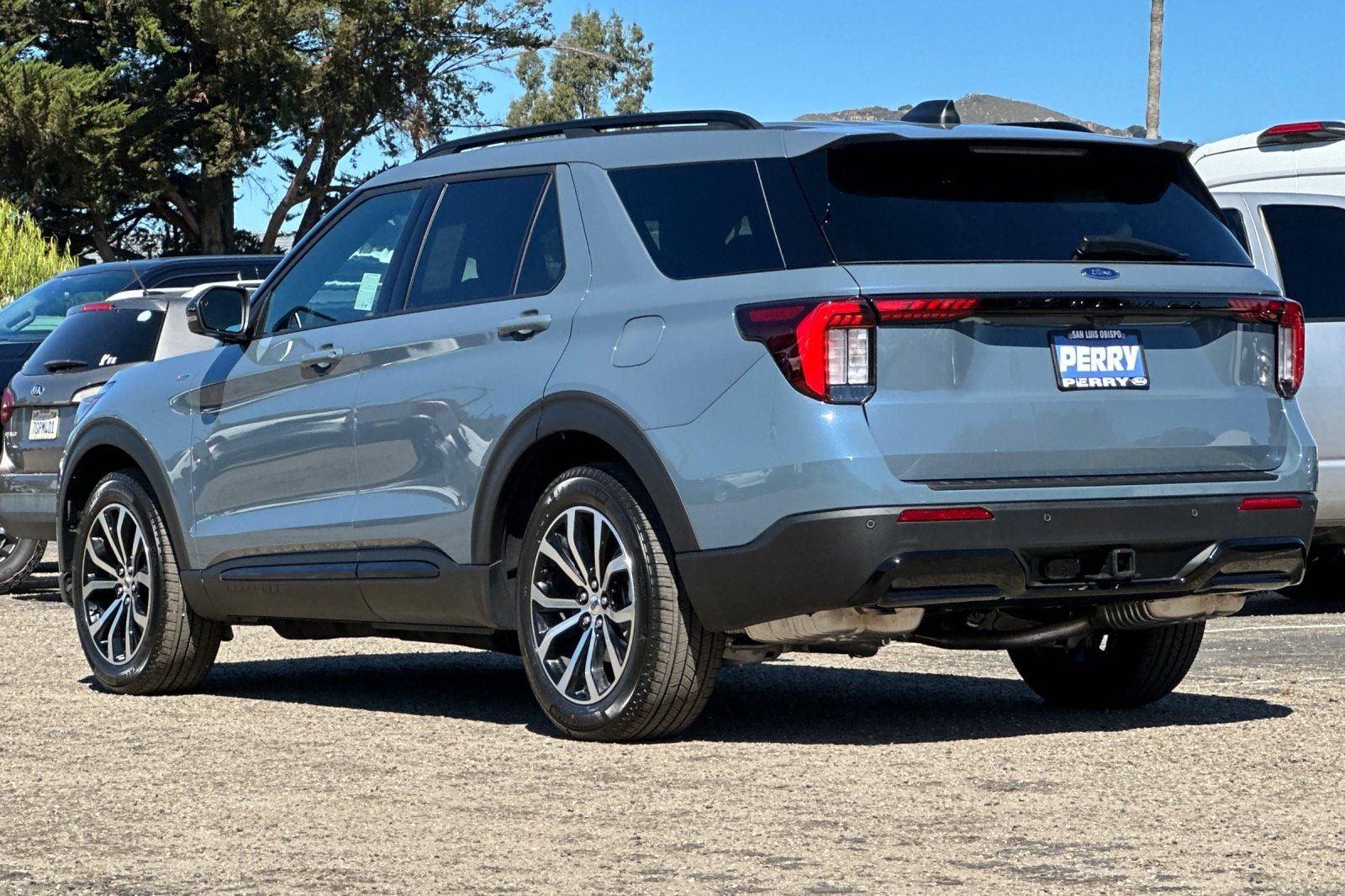 2025 Ford Explorer ST-Line - Photo 5