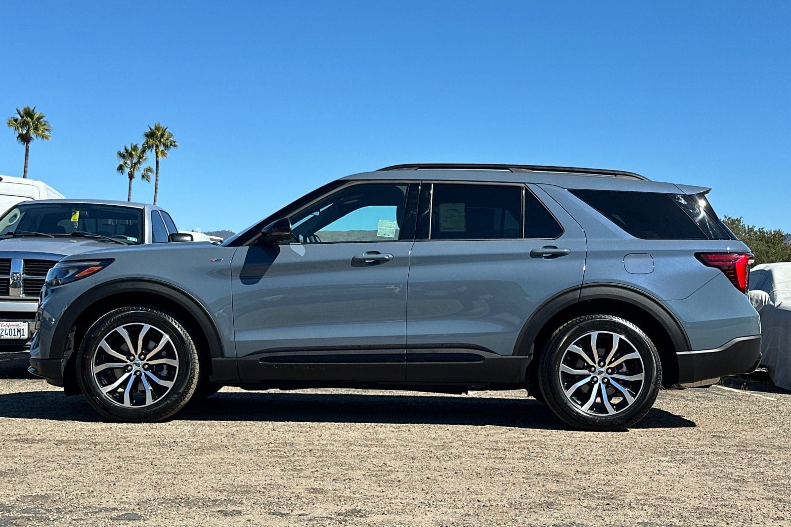 2025 Ford Explorer ST-Line - Photo 6