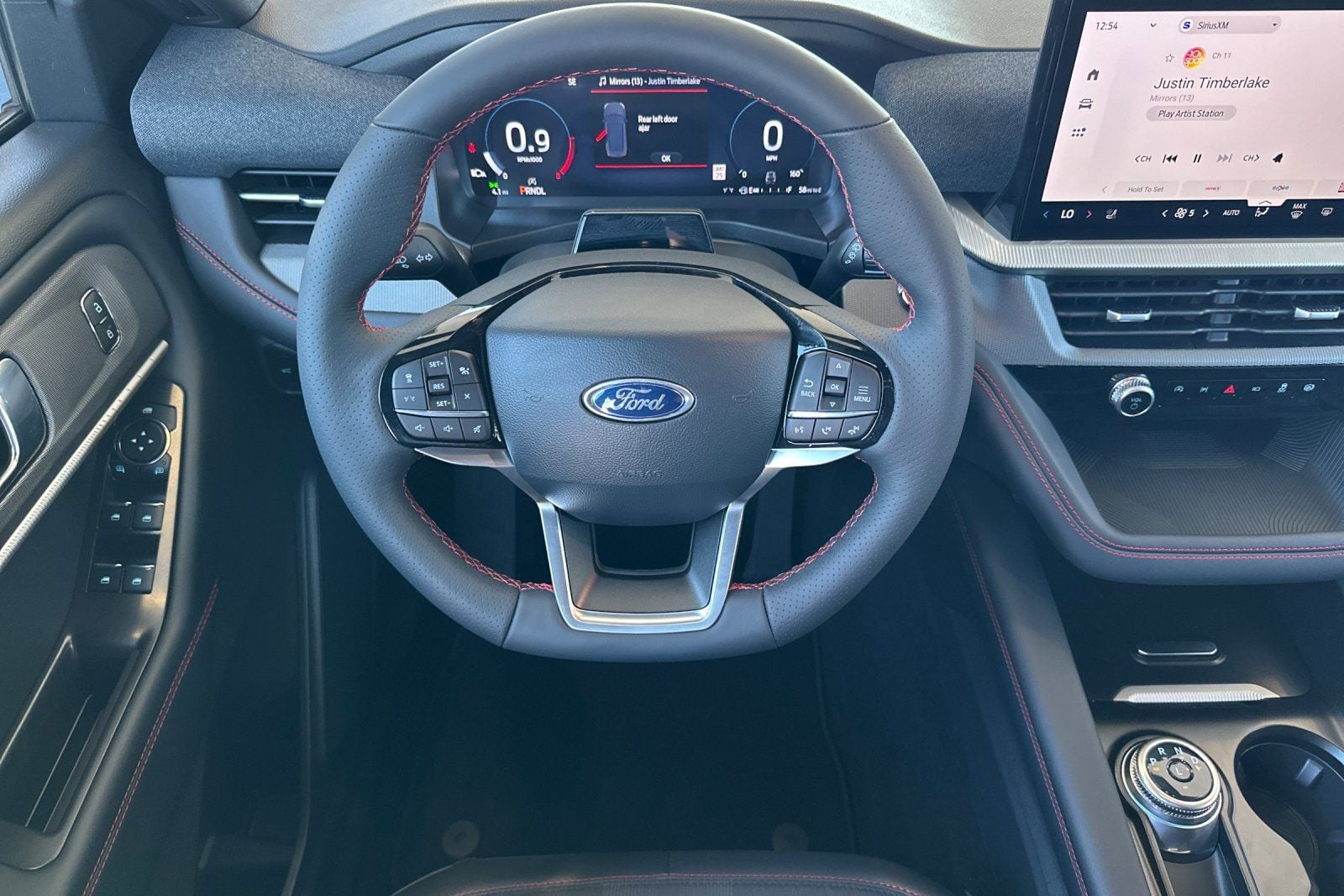2025 Ford Explorer ST-Line - Photo 13
