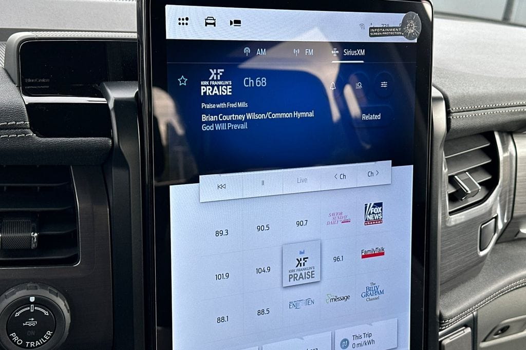 2025 Ford F-150 Lightning Flash - Photo 13