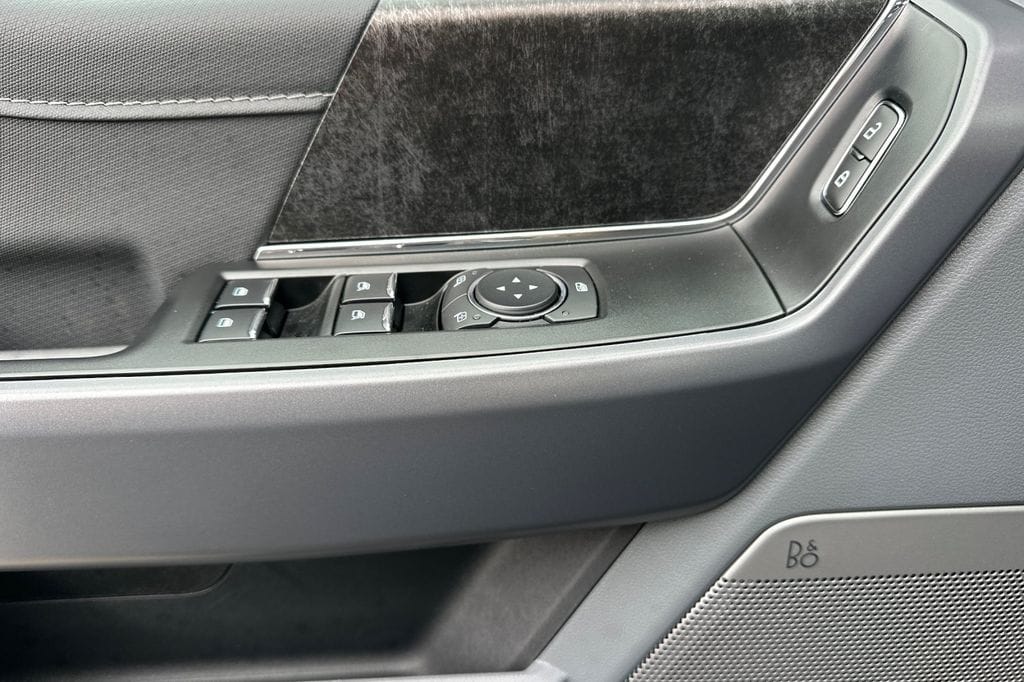 2025 Ford F-150 Lightning Flash - Photo 7