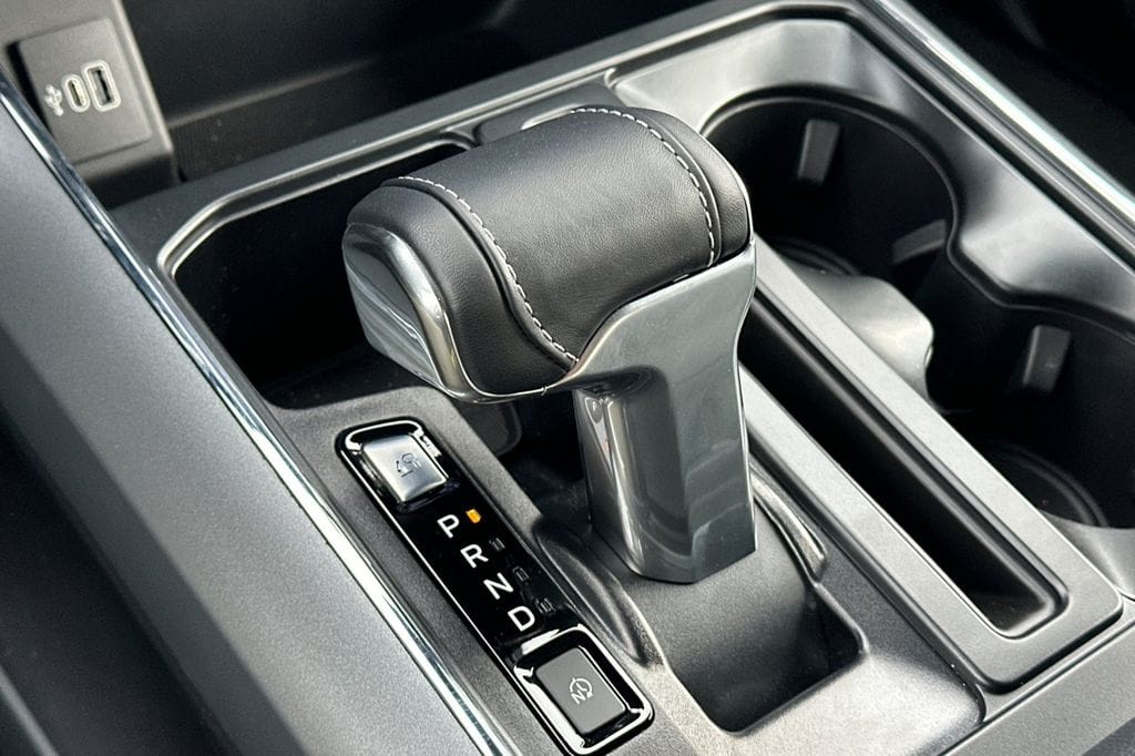 2025 Ford F-150 Lightning Flash - Photo 16