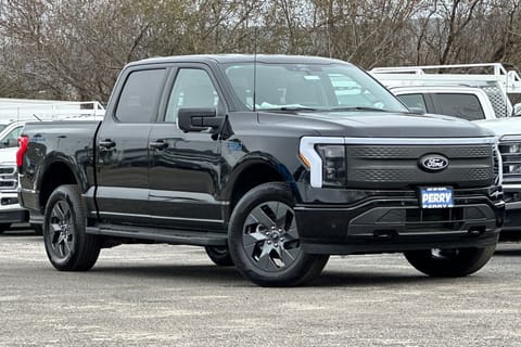 1 imagen de 2025 Ford F-150 Lightning Flash