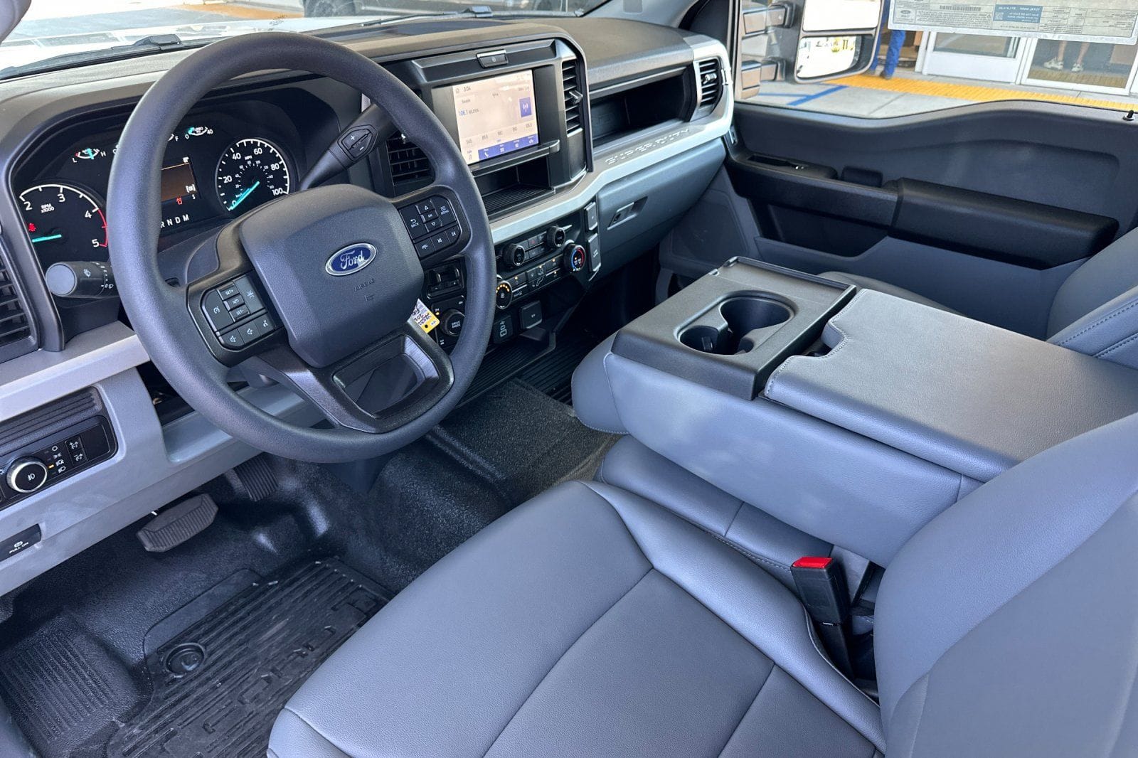 2025 Ford F-350 Super Duty Chassis Cab XL - Photo 9