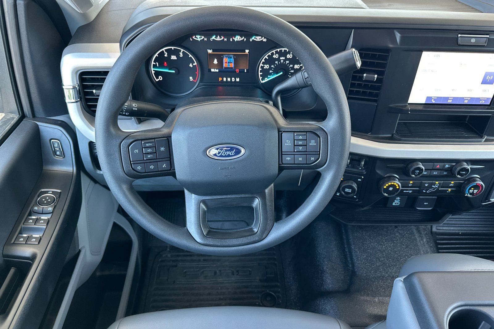 2025 Ford F-350 Super Duty Chassis Cab XL - Photo 13