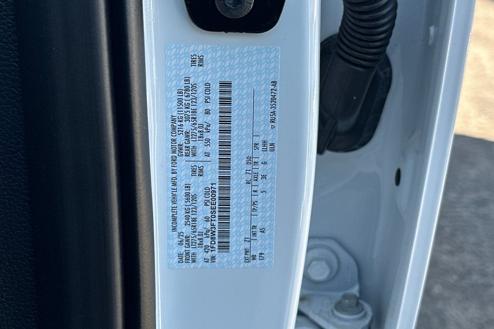 2025 Ford F-350 Super Duty Chassis Cab XL - Photo 24