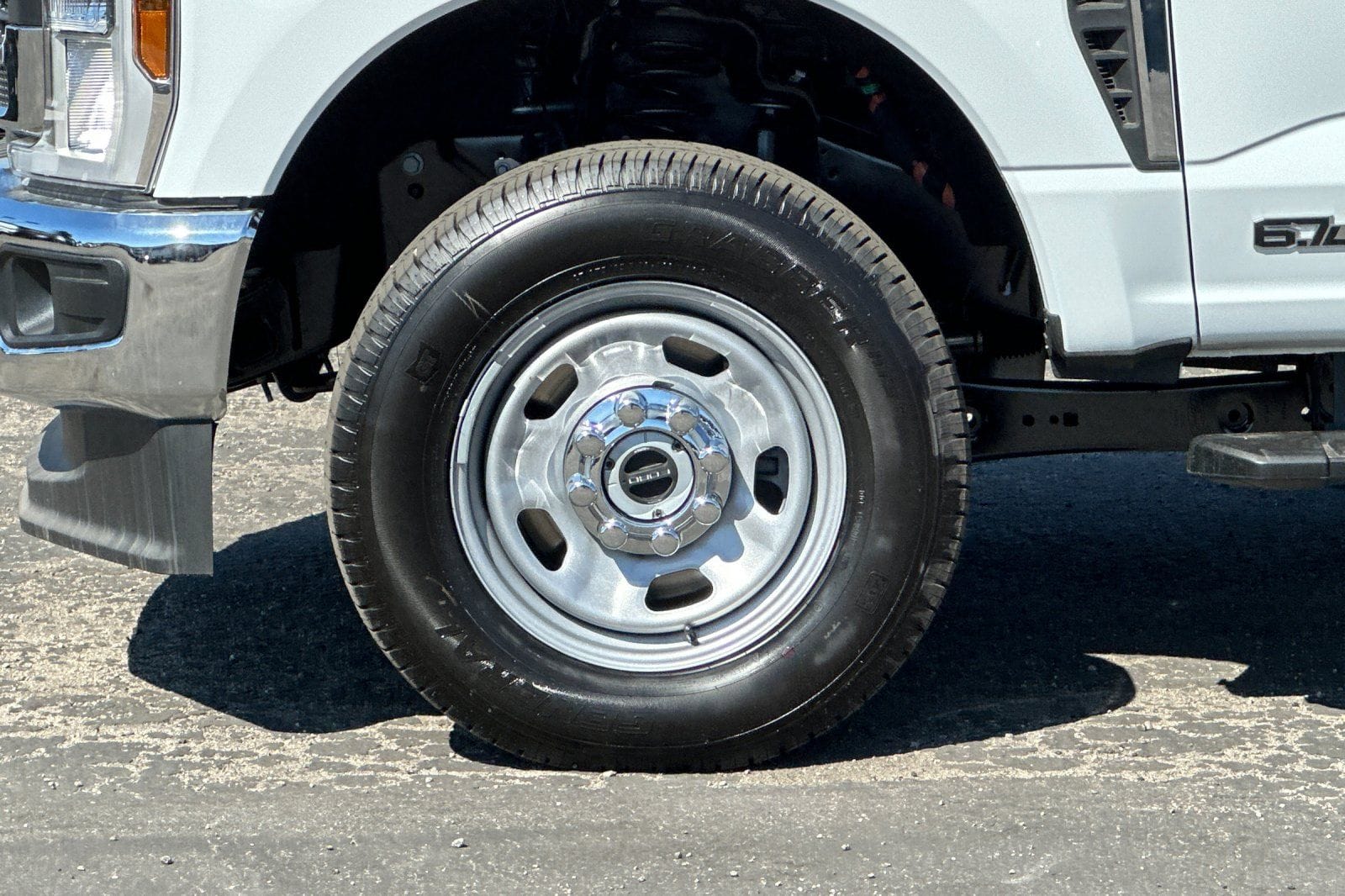 2025 Ford F-350 Super Duty Chassis Cab XL - Photo 22