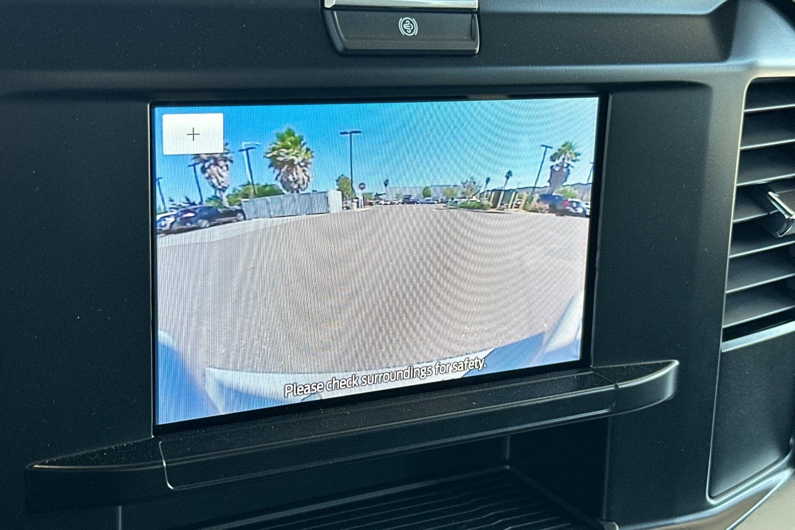 2025 Ford F-350 Super Duty Chassis Cab XL - Photo 17