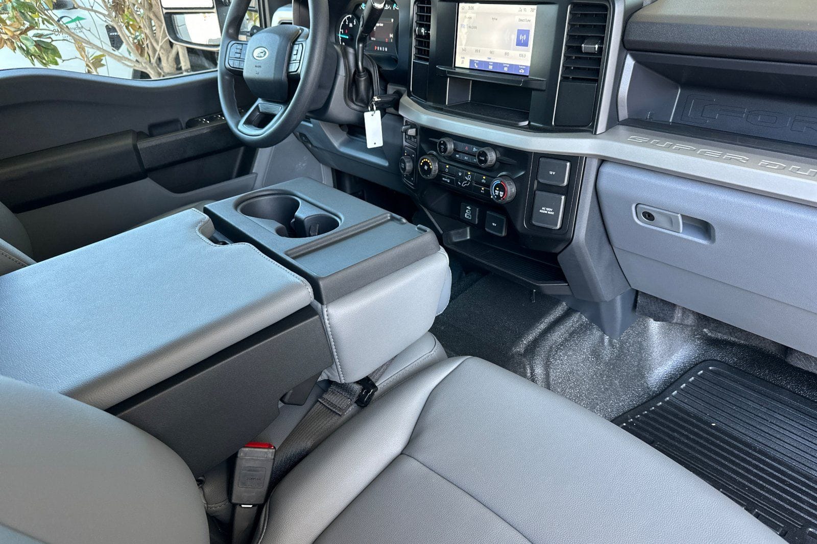 2025 Ford F-350 Super Duty Chassis Cab XL - Photo 14