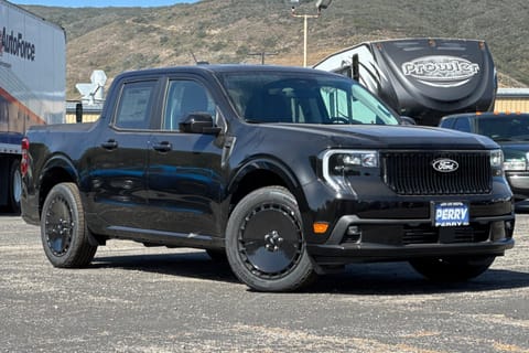 1 image of 2025 Ford Maverick Lobo Standard