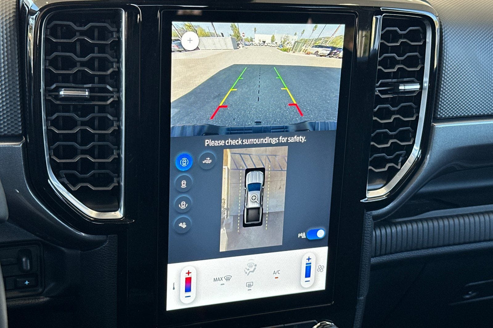 2025 Ford Ranger XLT - Photo 18
