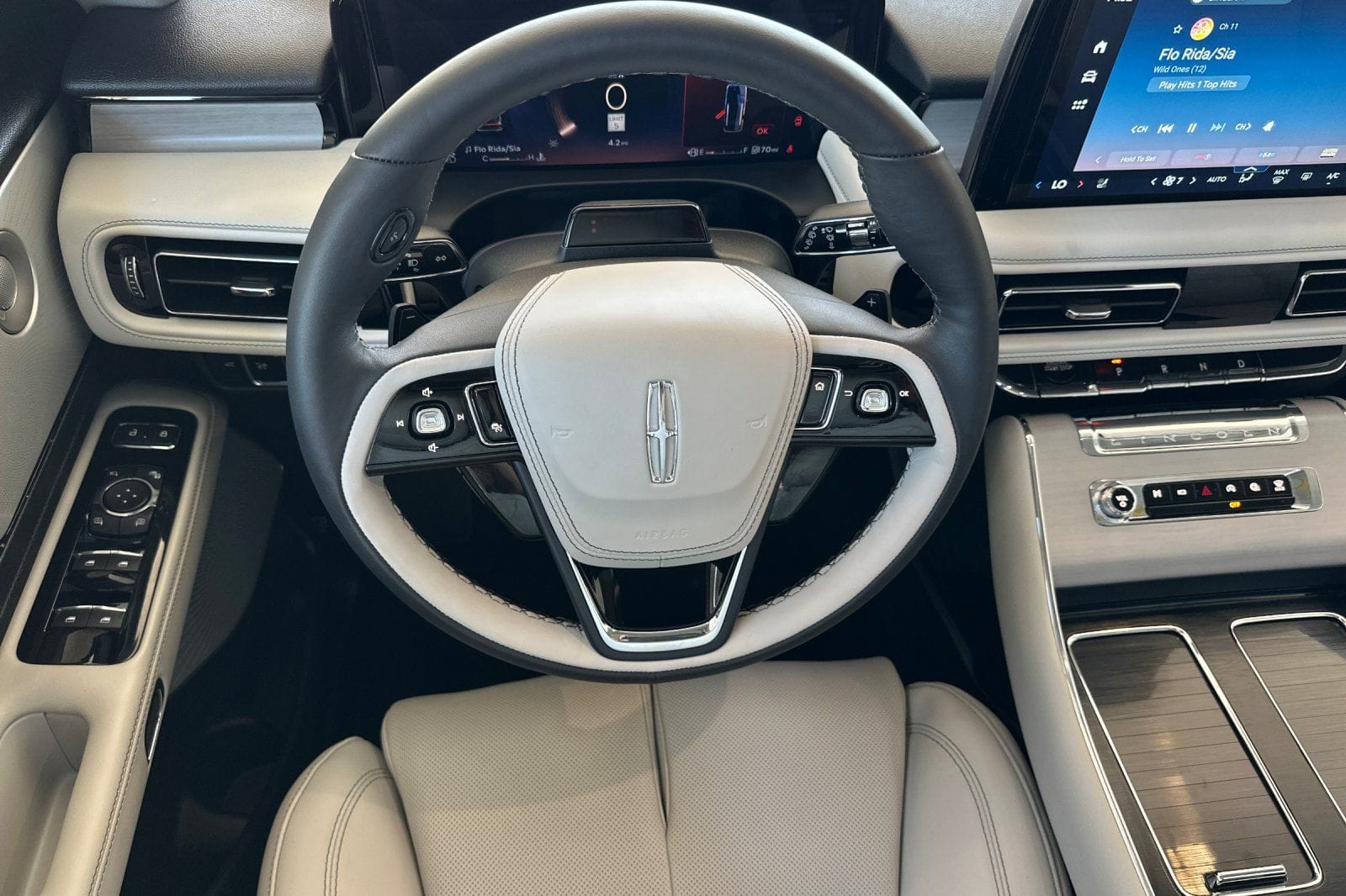 2025 Lincoln Aviator Reserve - Photo 13